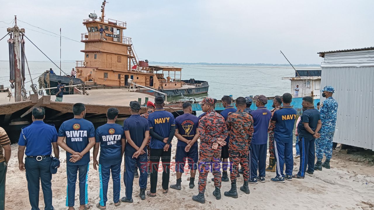 রাজবাড়ীর পদ্মায় বাসডুবিতে নতুন করে লাশ পাওয়া যায়নি, অভিযান চলবে