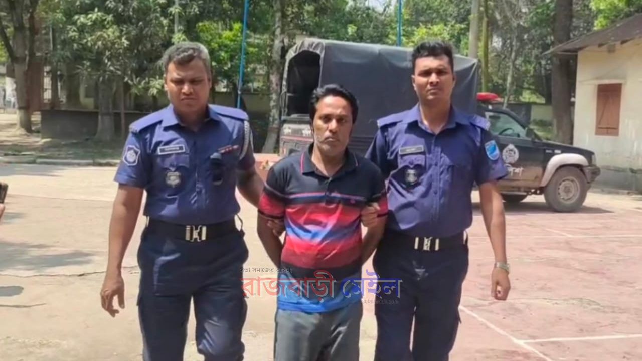 বাসের জন্য অপেক্ষমান তরুণীকে মাইক্রোবাসে তুলে নিয়ে দলবদ্ধ ধর্ষণের অভিযোগ, গ্রেপ্তার ১