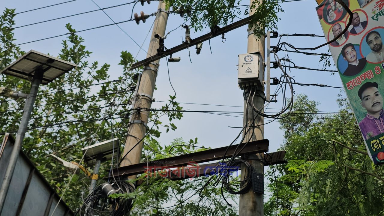 গোয়ালন্দ বিদ্যুৎ অফিসের কাছেই ট্রান্সফরমার চুরি, আতঙ্কে স্থানীয়রা