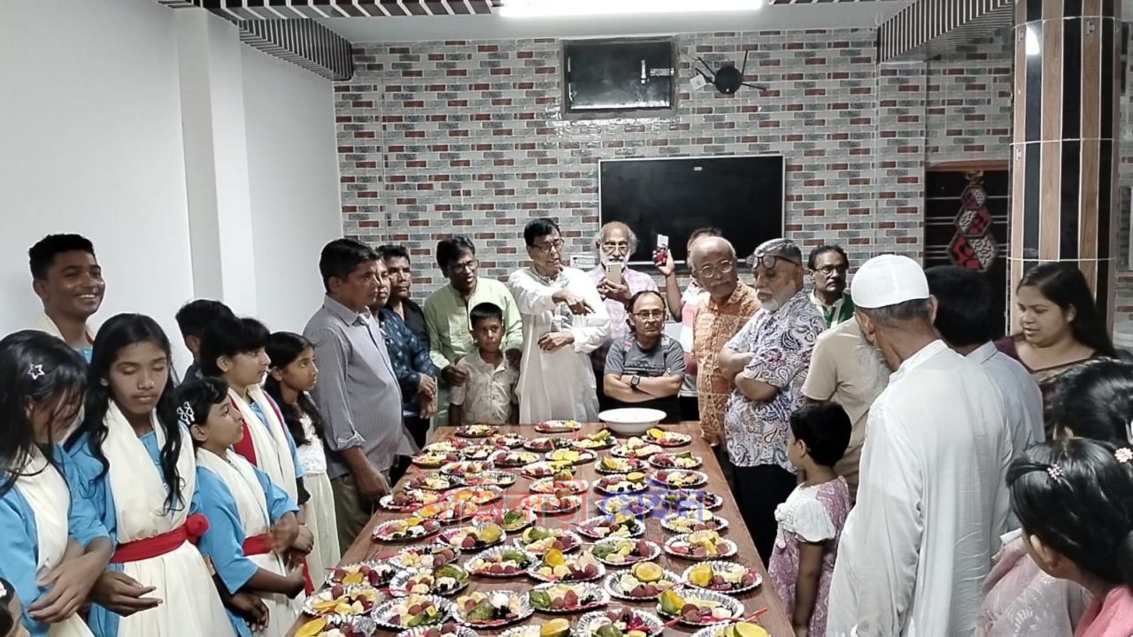 রাজবাড়ীতে রাবেয়া-কাদের স্মৃতি ফাউন্ডেশনের 'মৌসুমি ফলাহার' উৎসব