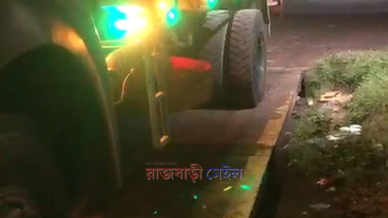 দৌলতদিয়ায় ৩৫ টনের টাকা পরিশোধের পর পাটুরিয়ায় গাড়ি আটকে ৪১ টনের টাকা দাবি, হয়রানির অভিযোগ