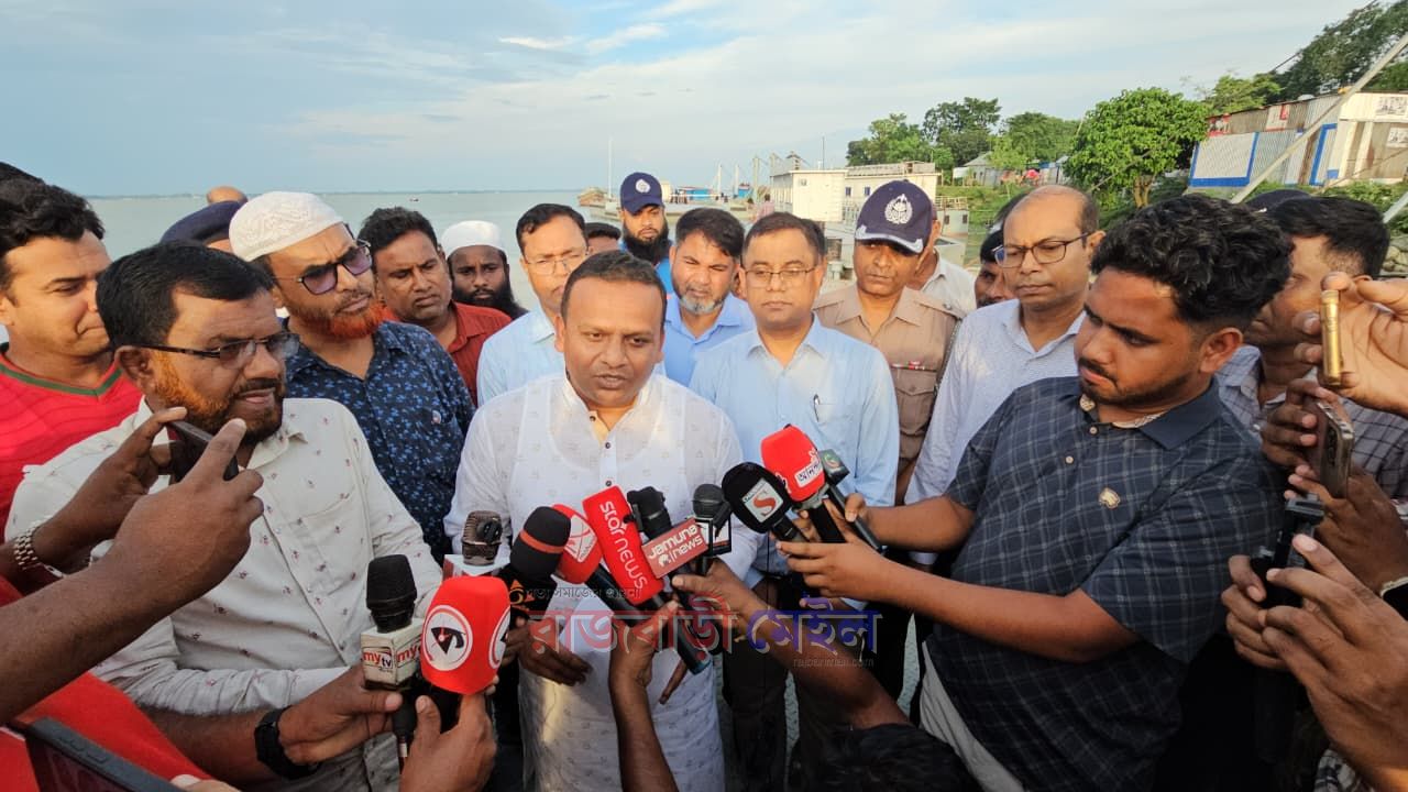 উন্নয়নকাজে স্বচ্ছতা ও জবাবদিহিতা নিশ্চিত করতে প্রকল্পস্থানে তথ্যসমৃদ্ধ ডিসপ্লে স্থাপন করা হবে- নৌপরিবহন প্রতিমন্ত্রী