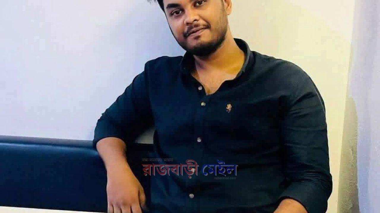 পিকআপ-মোটরসাইকেলের মুখোমুখি সংঘর্ষে স্বামী তরুণ ক্রিকেটার নিহত, গুরুতর আহত স্ত্রীকে ঢাকায় প্রেরণ