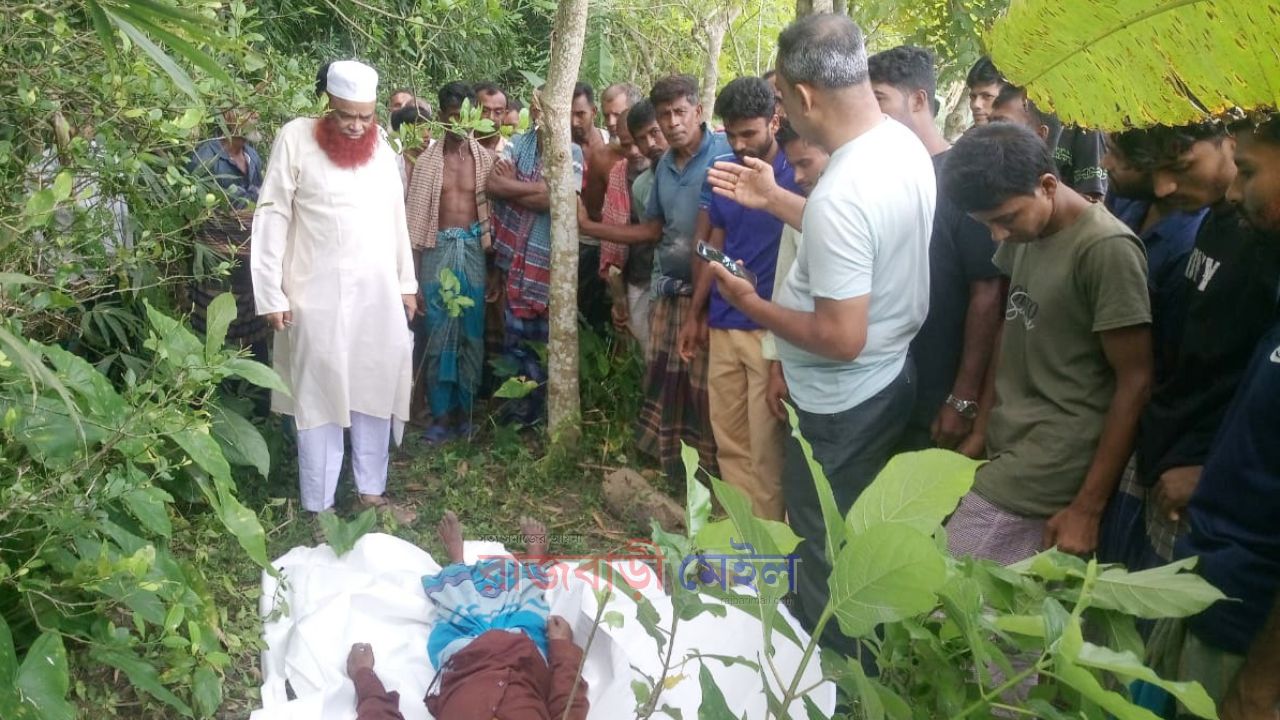 রাজবাড়ীতে ঋনের দায়ে জর্জরীত কৃষকের ঝুলন্ত লাশ উদ্ধার