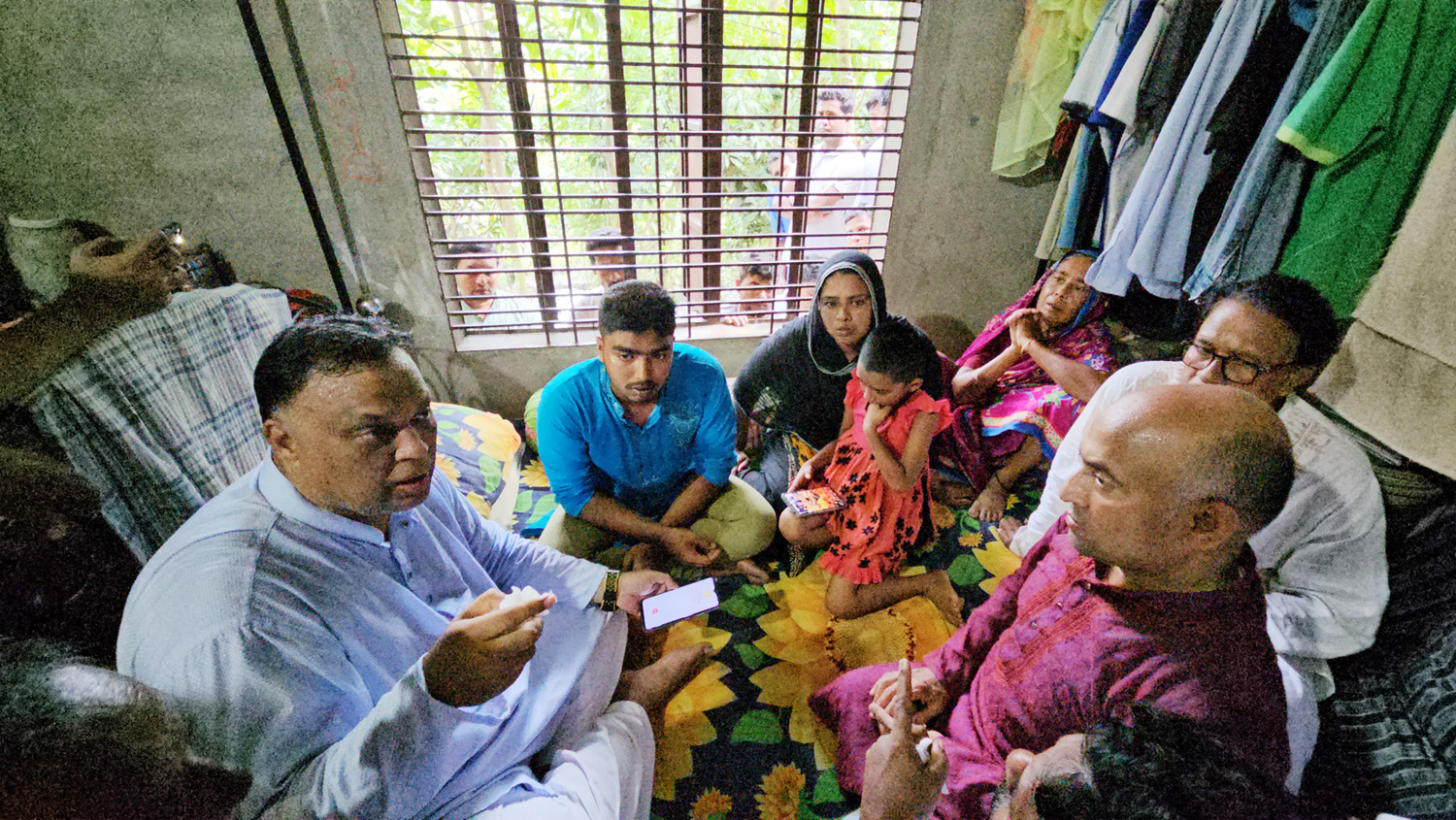 কোটা আন্দোলনে নিহত আব্দুল গণির পরিবারের দায়িত্ব নিল আসলাম মিয়া, গোয়ালন্দ মোড়কে শহীদ গণি চত্ত্বর ঘোষণা