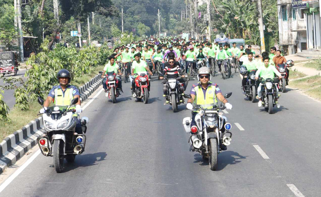 মাদক, ইভটিজিং,বাল্যবিবাহ ও সন্ত্রাসমুক্ত রাখতে রাজবাড়ীতে সাইকেল র‍্যালী